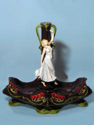 Majolika-Tafelaufsatz. Böhmen, um 1910 