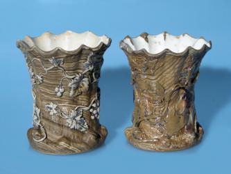 Paar kleine Vasen Mod. 304. Mettlach, um 1860 