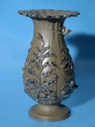 Reliefvase. Mettlach, um 1860 