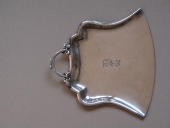 Jugendstil-Kehrblech. Um 1900 