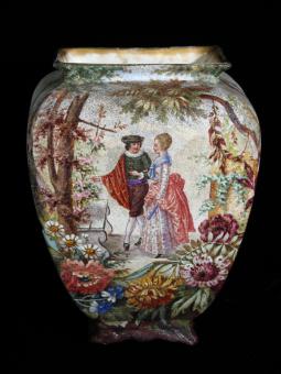 Keramikvase mit Rokokopaar. F. A. Mehlem, um 1890 