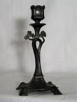 Jugendstil-Kerzenhalter. Um 1905 