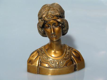 Jugendstil-Frauenbüste. 1900-1920 