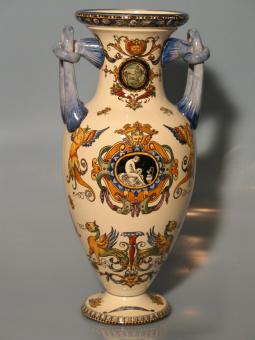 Historismus-Vase. Gien, um 1880 