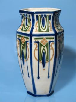 Fayencevase. Lunéville, um 1920 