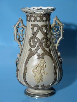 Reliefvase Mod. 319. Mettlach, um 1860 