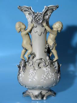 Reliefvase Mod. 146. Mettlach, um 1860 