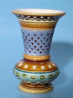 Kleine Mosaikvase Mod. 1433. Mettlach, 1909 